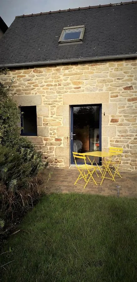 La Fermette Bed & Breakfast Tremeoc 0*,  France